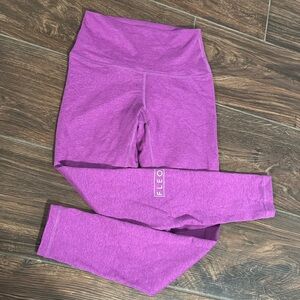 Like New FLEO leggings